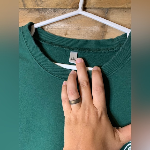 Bee Kind sweater - Picture 6 of 12